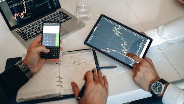 AI Trader platform