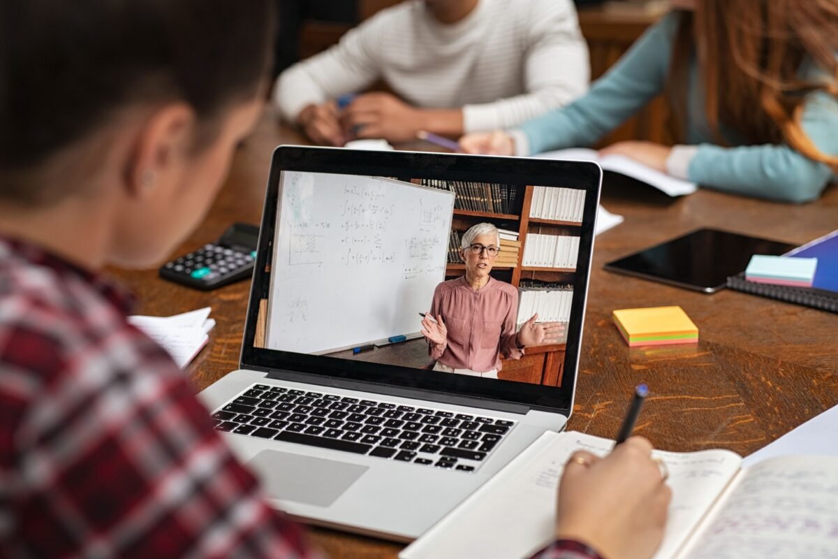 Smart Strategies and Ethical Tools to Stay Ahead in Your Online Course